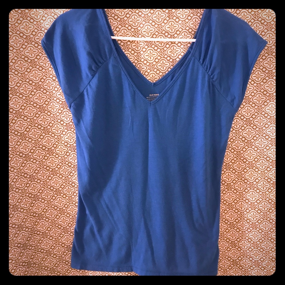 Old Navy v-neck shoulder sleeve shirt